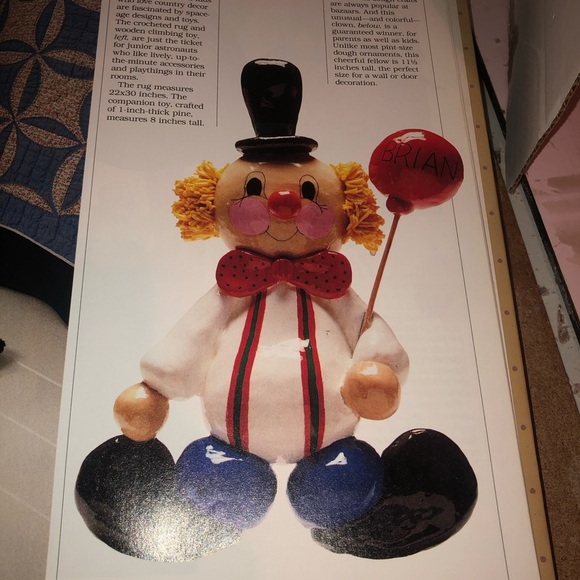 Better Homes And Gardens Country Bazaar Crafts- Christmas Is Coming preloved - Picture 5 of 7